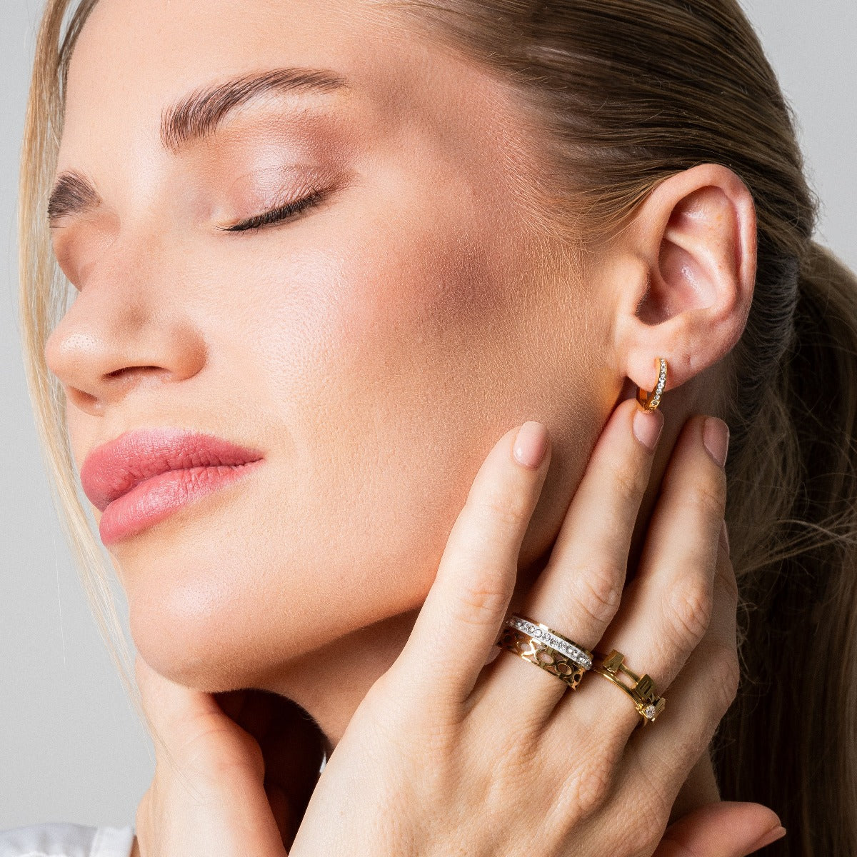 Arielle Hoop Earrings